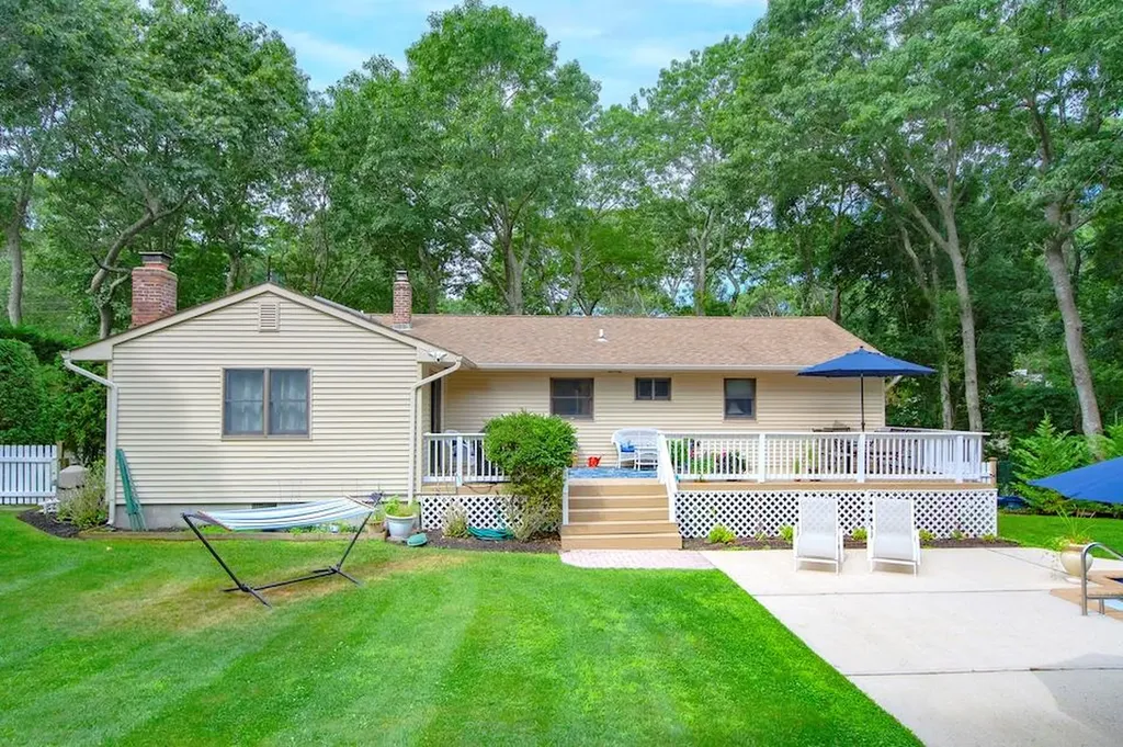 34 Wards Path Hampton Bays NY 11946