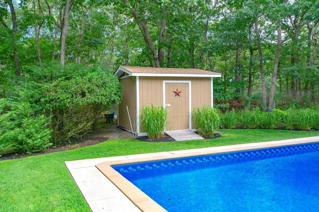34 Wards Path Hampton Bays NY 11946