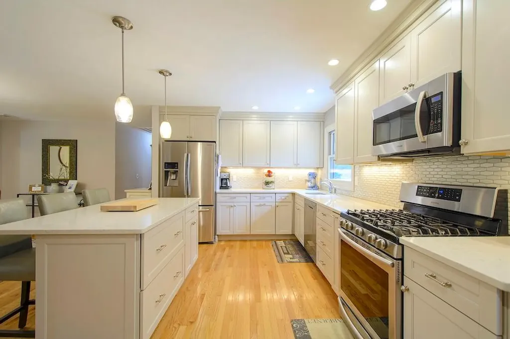 34 Wards Path Hampton Bays NY 11946