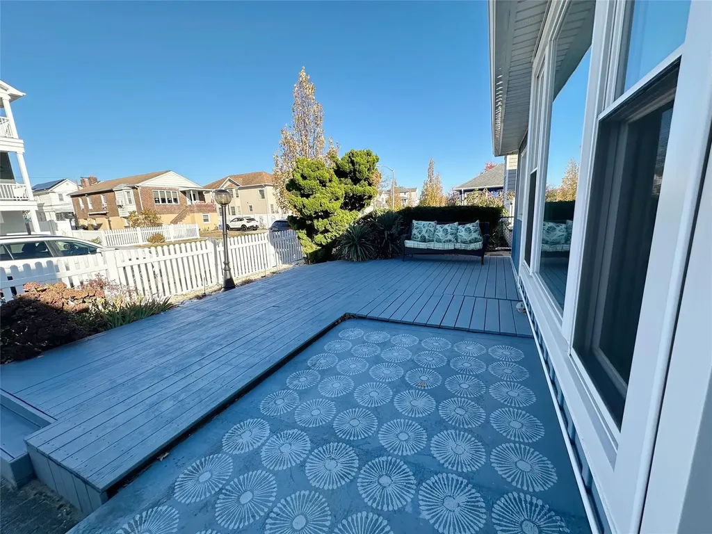 436 E Harrison Street Long Beach NY 11561