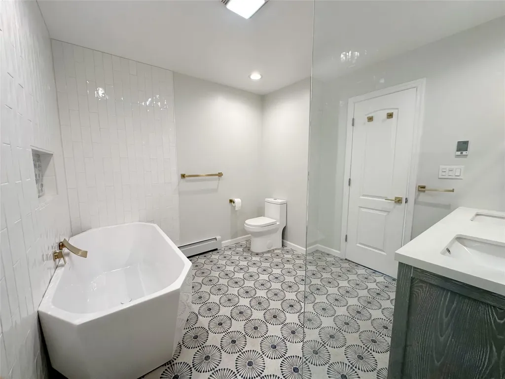 436 E Harrison Street Long Beach NY 11561