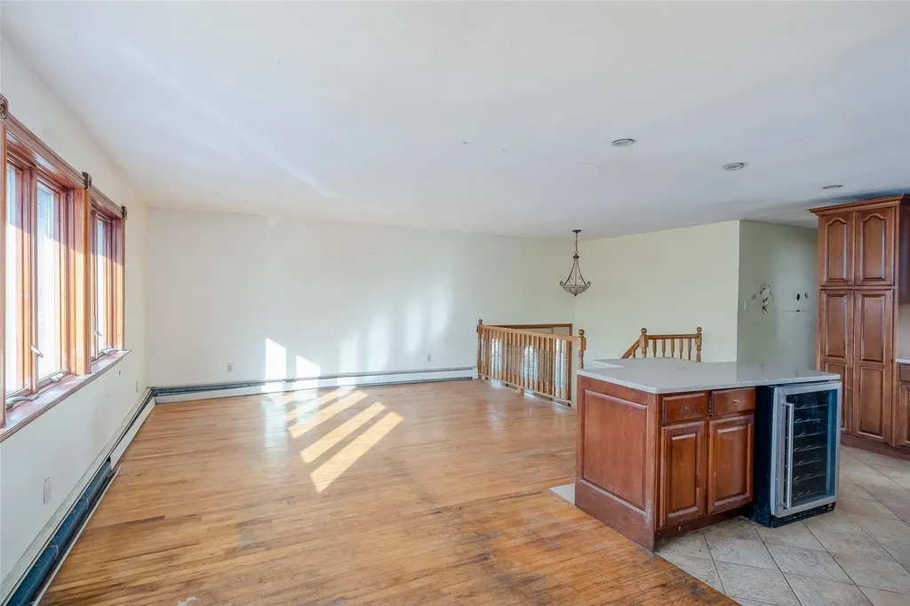 883 S Long Beach Avenue Freeport NY 11520