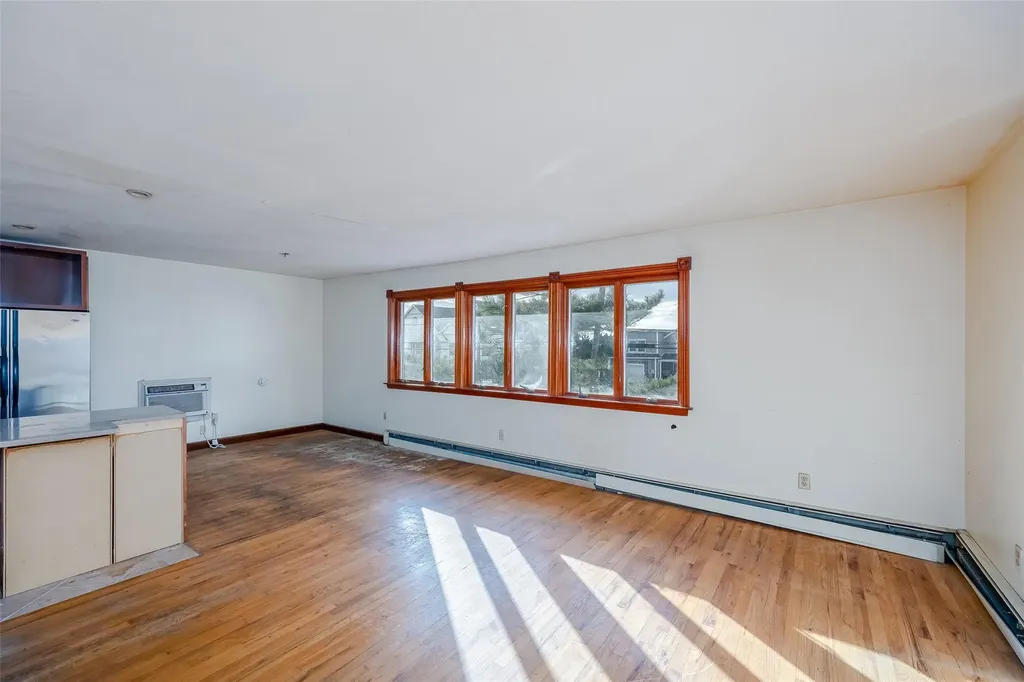 883 S Long Beach Avenue Freeport NY 11520