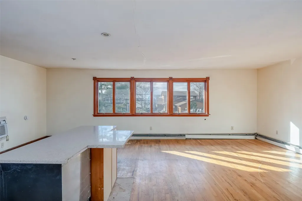 883 S Long Beach Avenue Freeport NY 11520