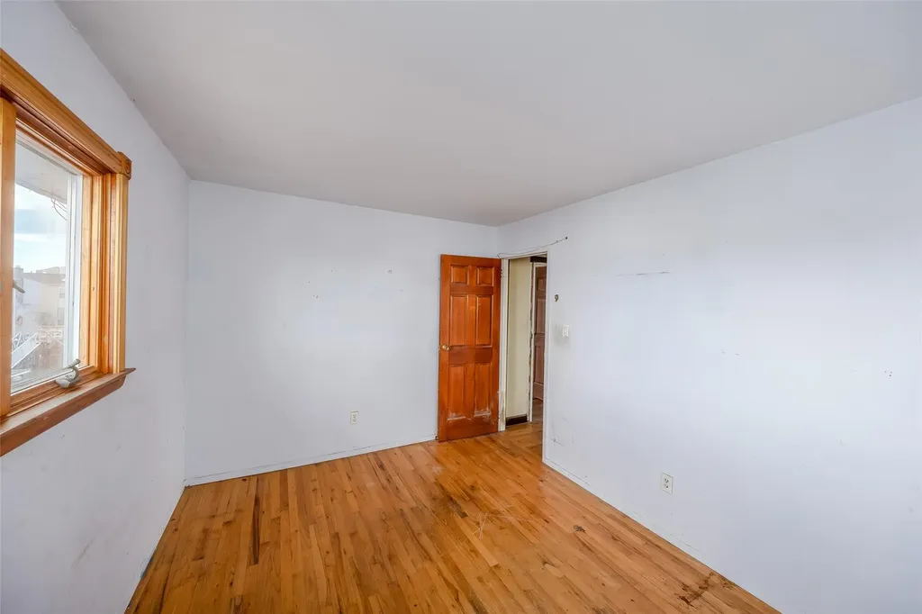 883 S Long Beach Avenue Freeport NY 11520