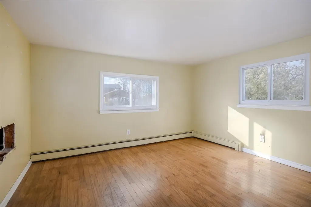 883 S Long Beach Avenue Freeport NY 11520