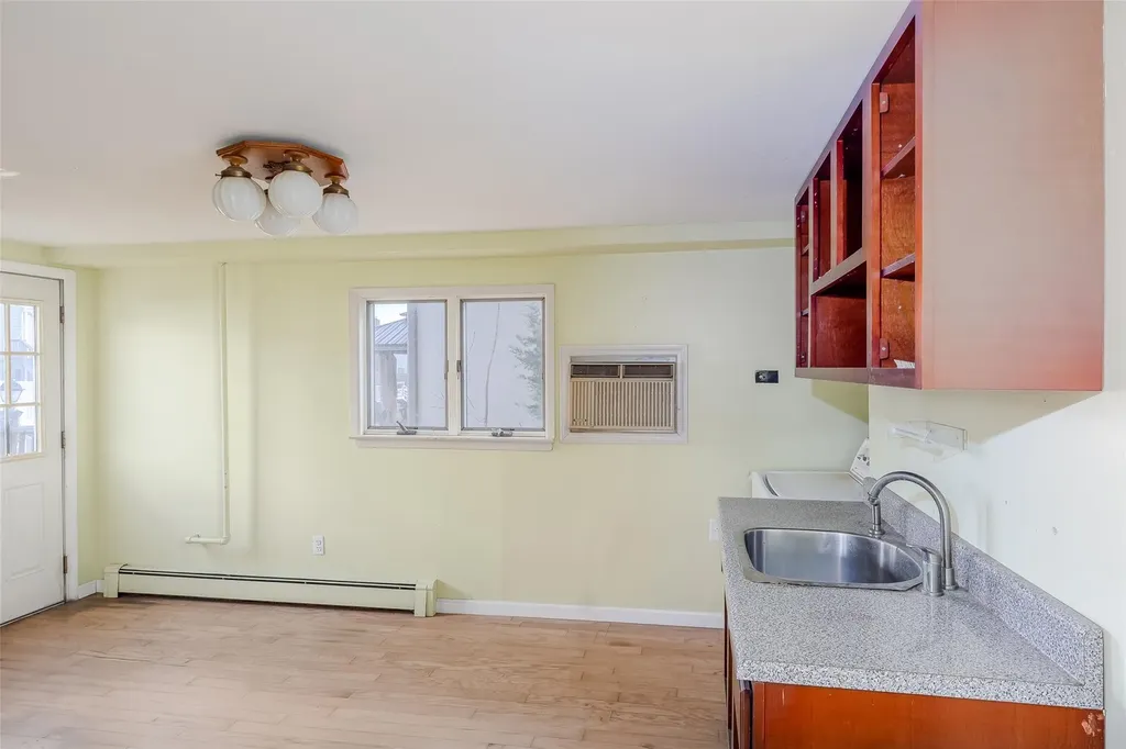 883 S Long Beach Avenue Freeport NY 11520