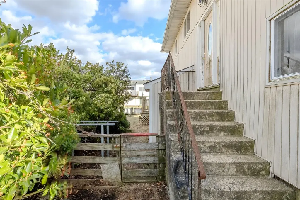 883 S Long Beach Avenue Freeport NY 11520