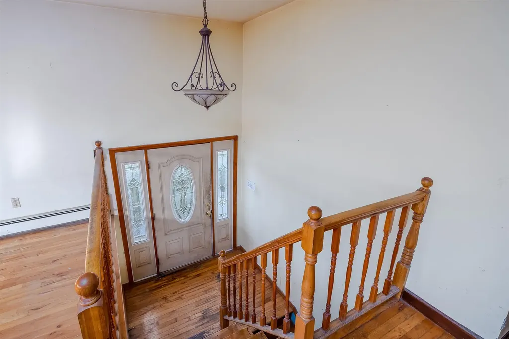 883 S Long Beach Avenue Freeport NY 11520