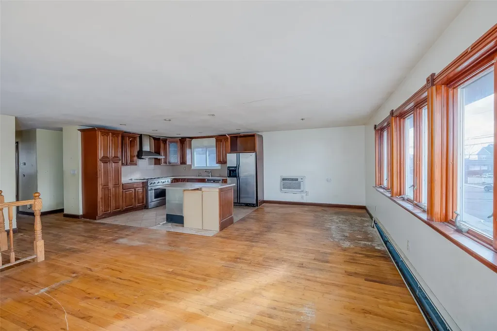 883 S Long Beach Avenue Freeport NY 11520
