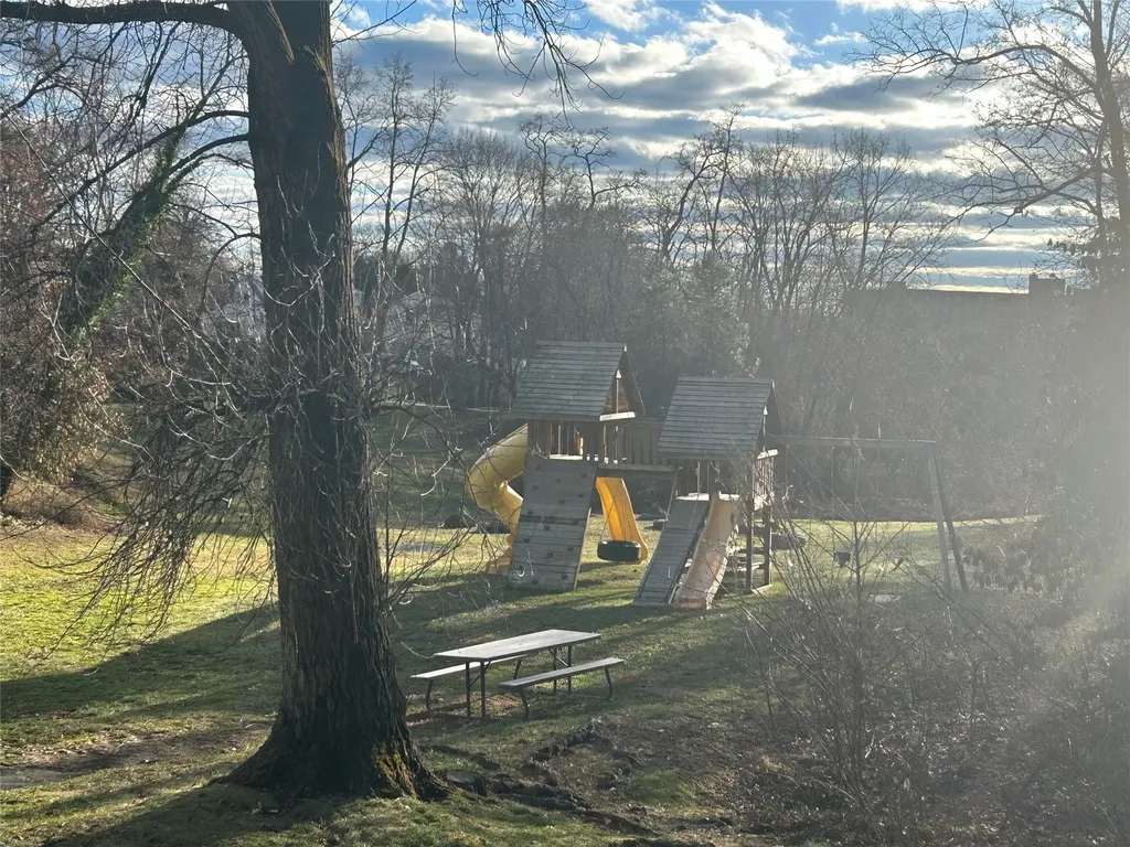 4 Knoll View Ossining NY 10562