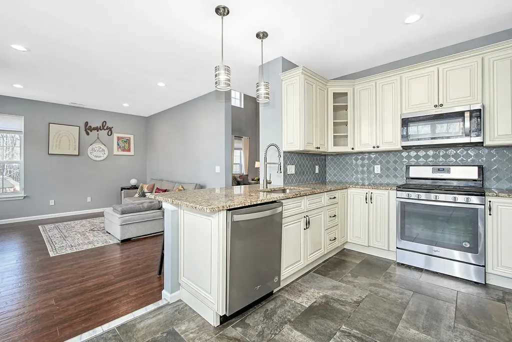 22 Scofield Court Peekskill NY 10566