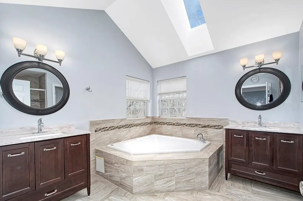 22 Scofield Court Peekskill NY 10566