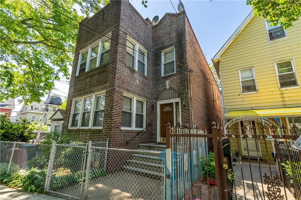 1335 Herschell Street Bronx NY 10461