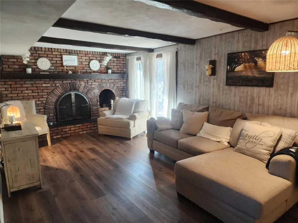 6 Capri Road Centereach NY 11720