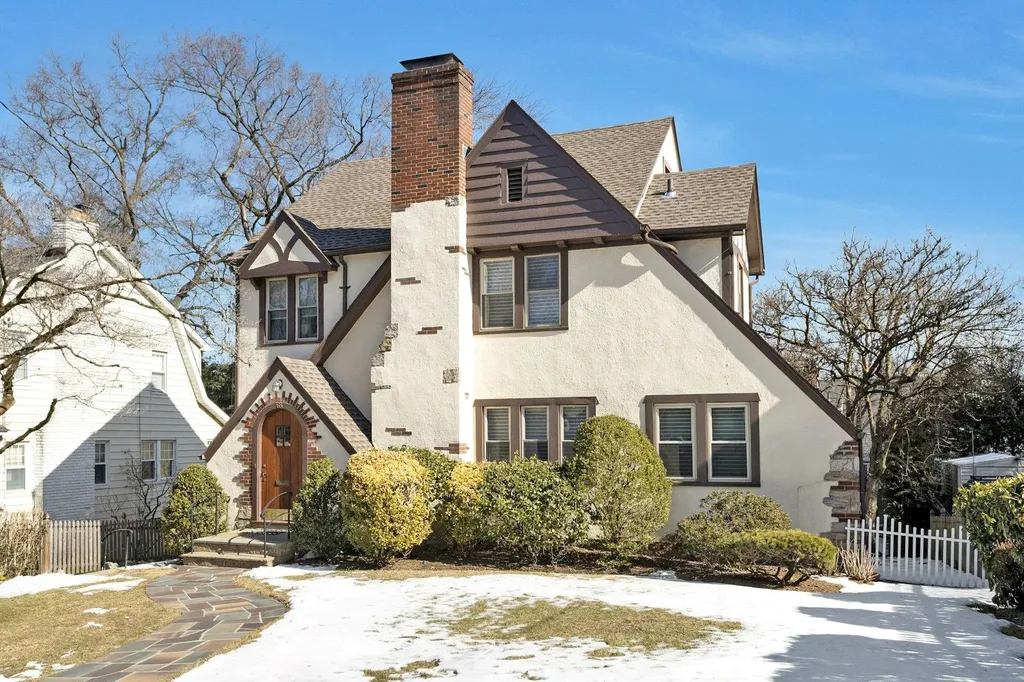 68 Archer Drive Bronxville NY 10708