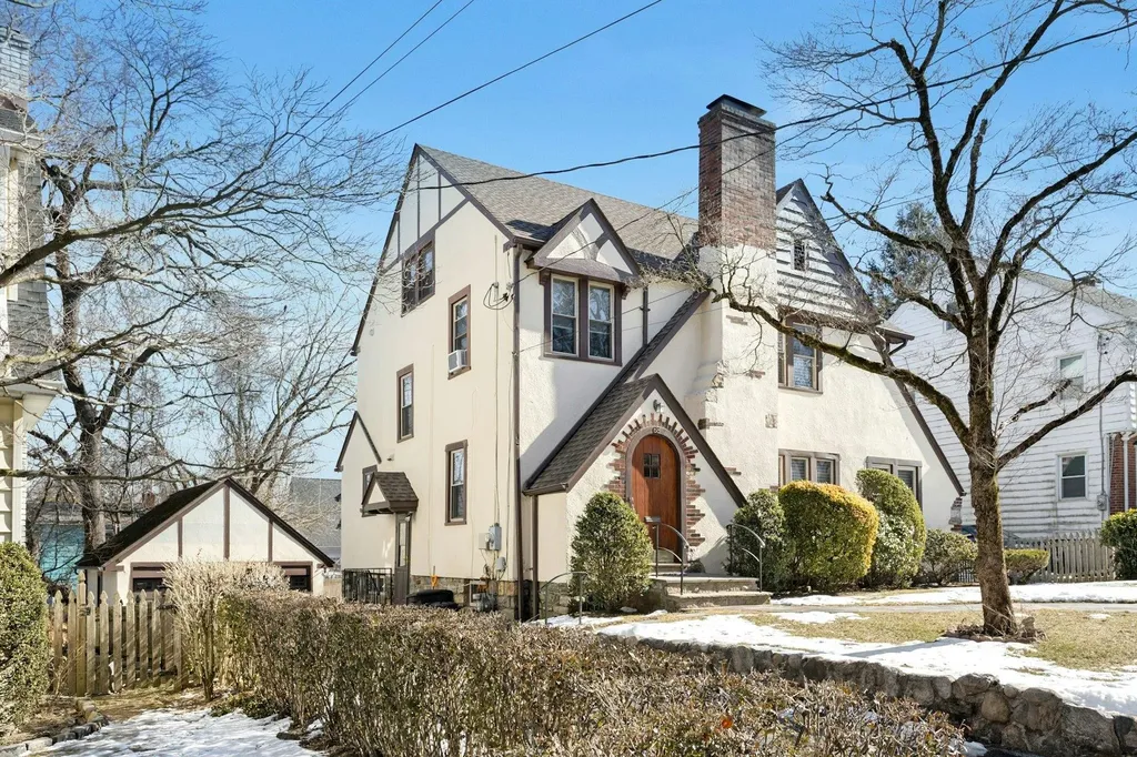 68 Archer Drive Bronxville NY 10708