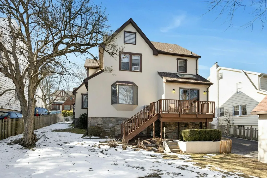 68 Archer Drive Bronxville NY 10708