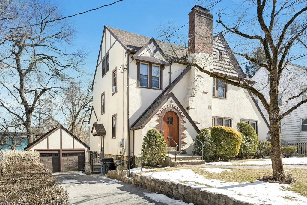 68 Archer Drive Bronxville NY 10708