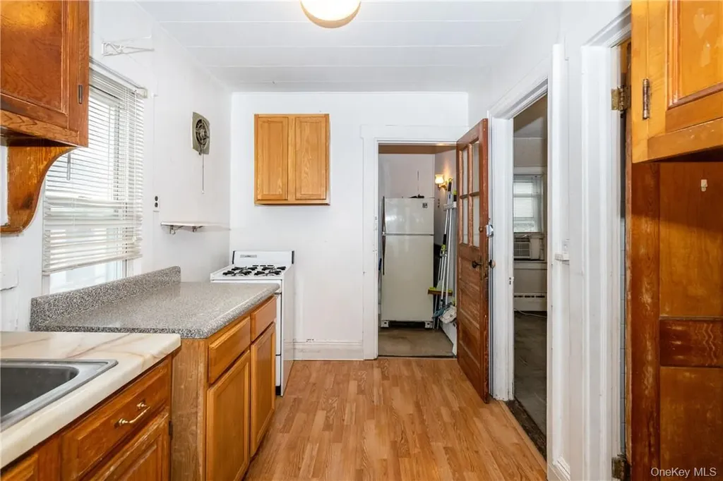 483-485 Minnieford Avenue Bronx NY 10464