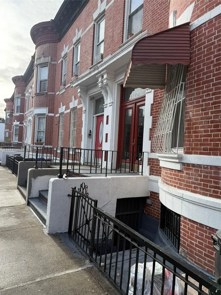 1327 Plimpton Avenue Bronx NY 10452