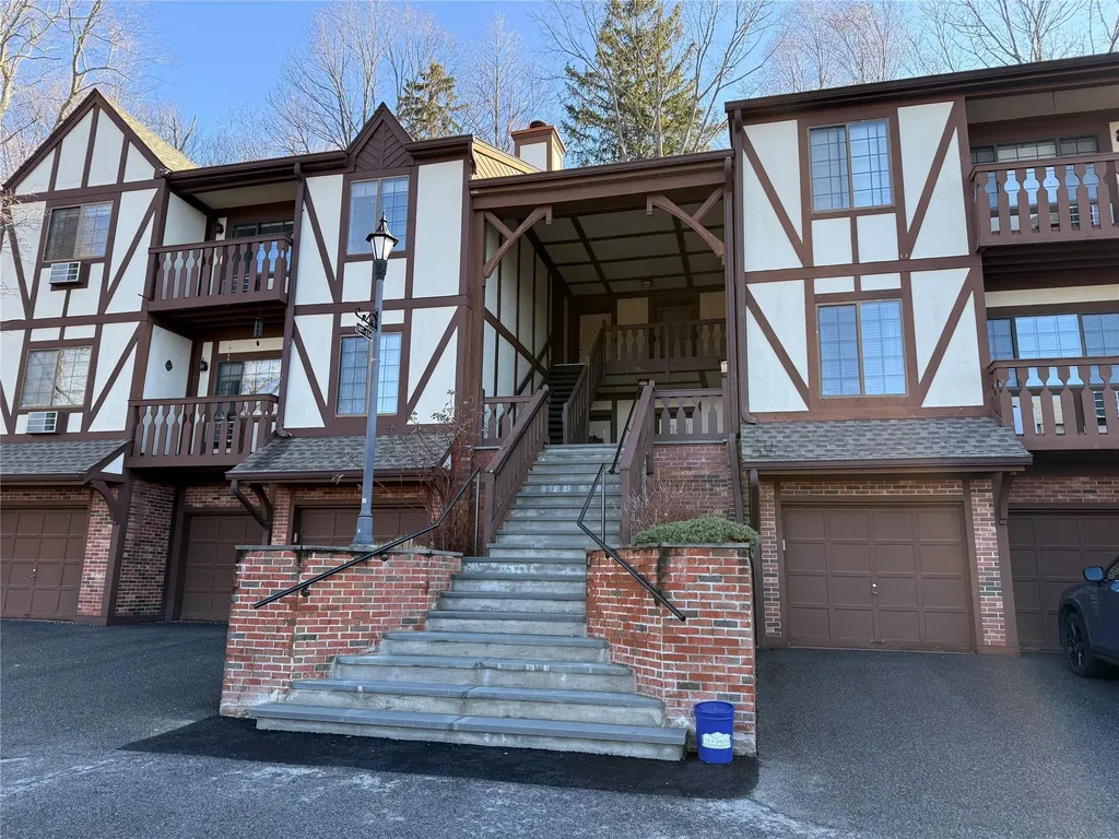 111 Foxwood Circle Mount Kisco NY 10549