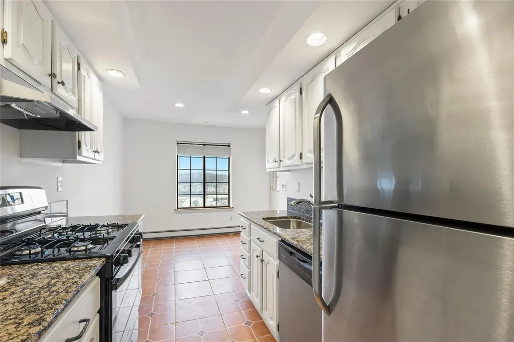 111 Foxwood Circle Mount Kisco NY 10549