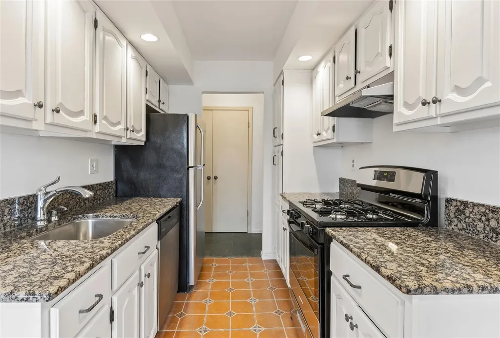 111 Foxwood Circle Mount Kisco NY 10549