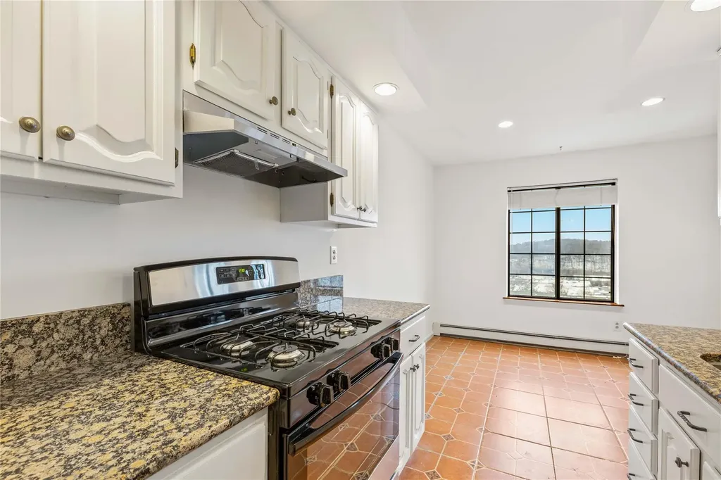 111 Foxwood Circle Mount Kisco NY 10549