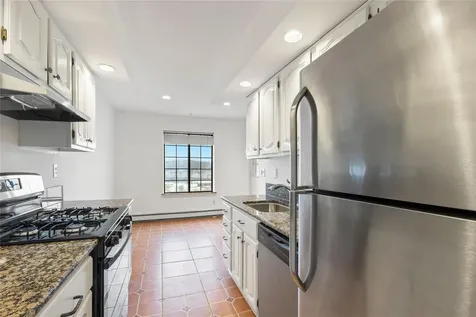 111 Foxwood Circle Mount Kisco NY 10549