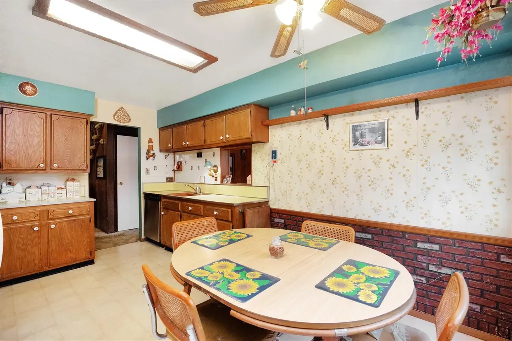 15 Shubert Lane Bethpage NY 11714