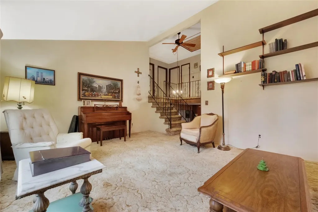 15 Shubert Lane Bethpage NY 11714