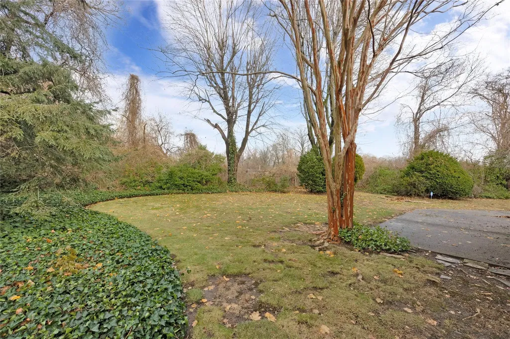 15 Shubert Lane Bethpage NY 11714