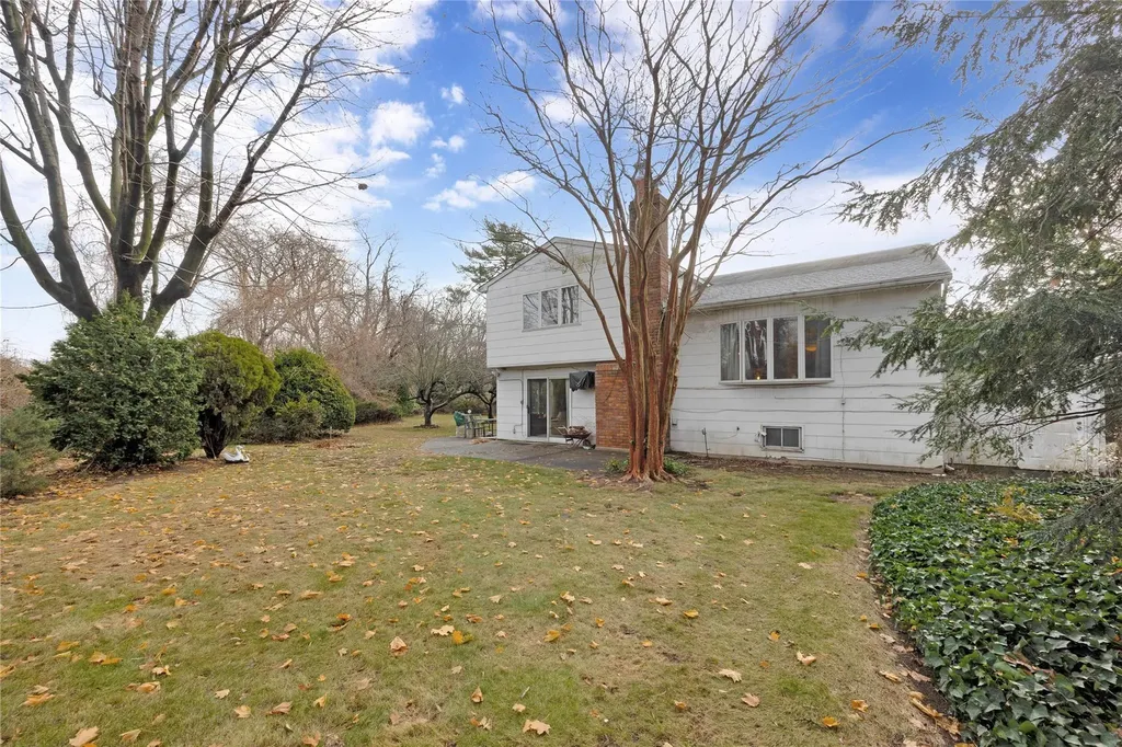 15 Shubert Lane Bethpage NY 11714