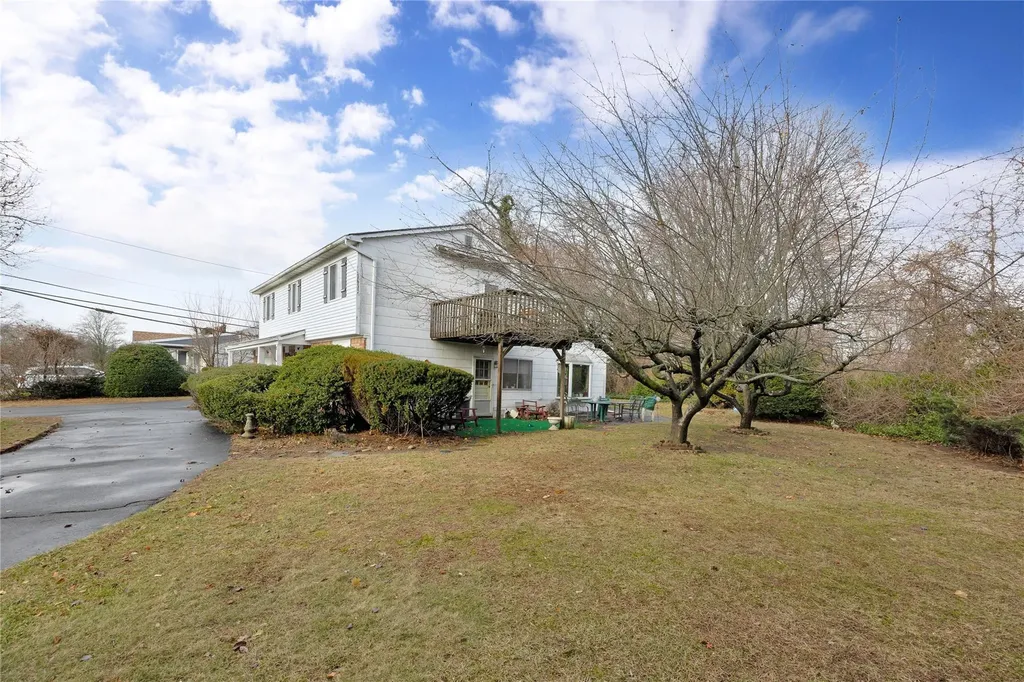 15 Shubert Lane Bethpage NY 11714