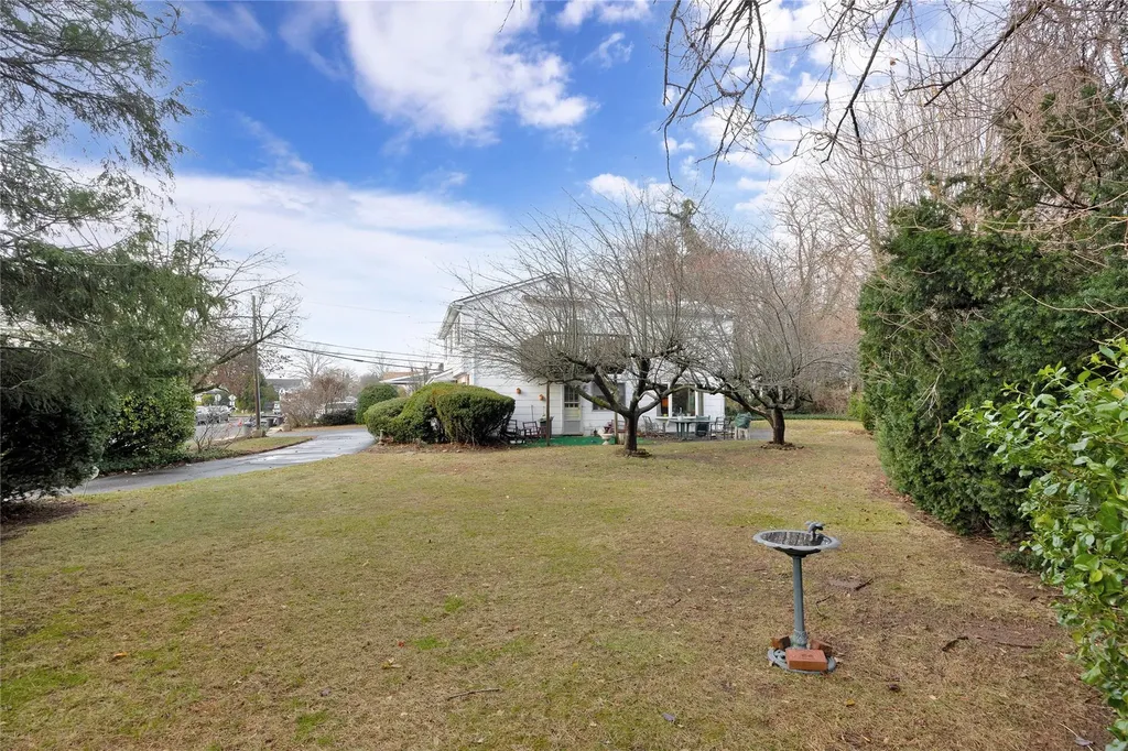 15 Shubert Lane Bethpage NY 11714
