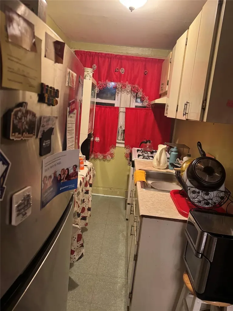 16 Lamont Court Brooklyn NY 11225
