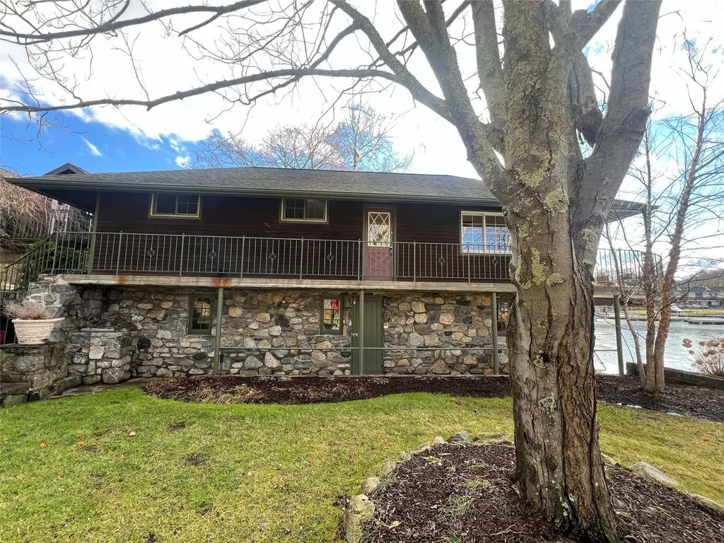 9 Tamarack Road Mahopac NY 10541
