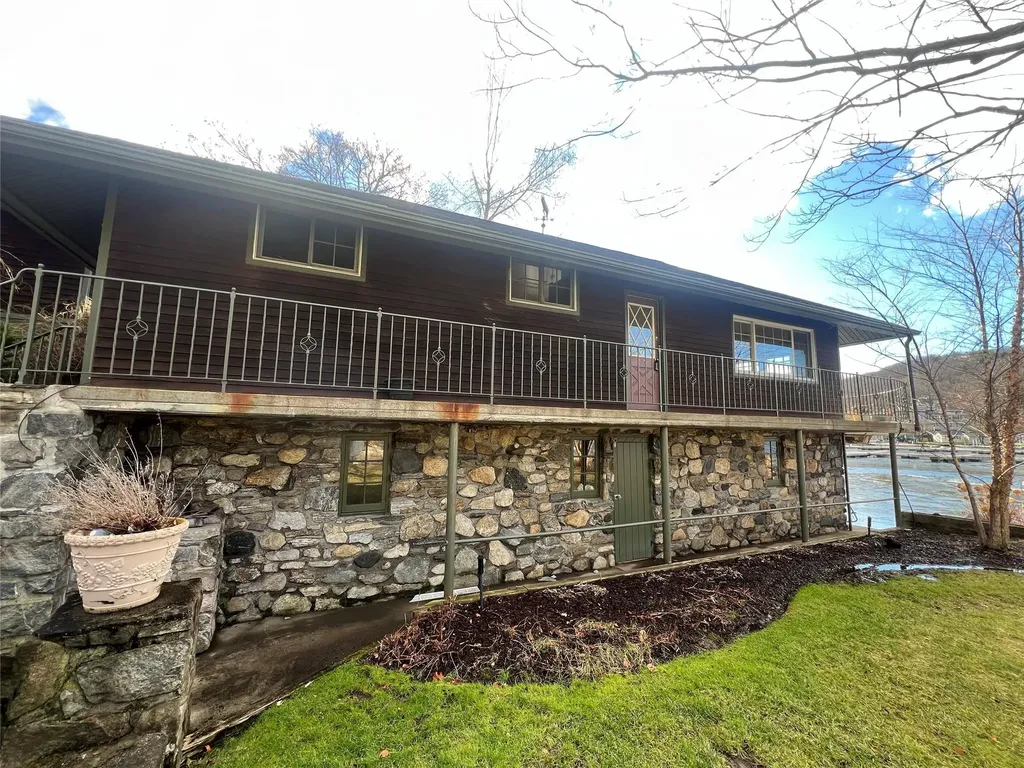 9 Tamarack Road Mahopac NY 10541