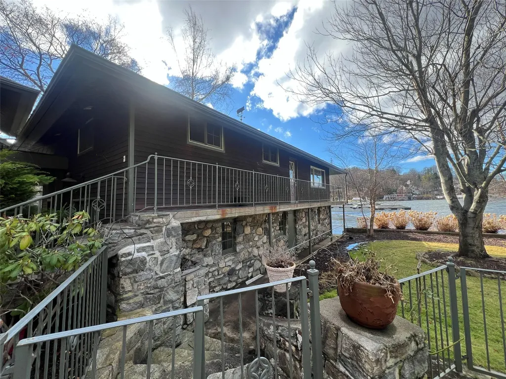 9 Tamarack Road Mahopac NY 10541