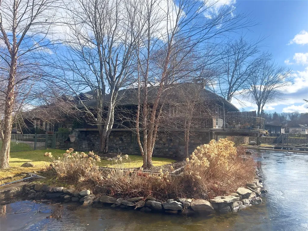 9 Tamarack Road Mahopac NY 10541