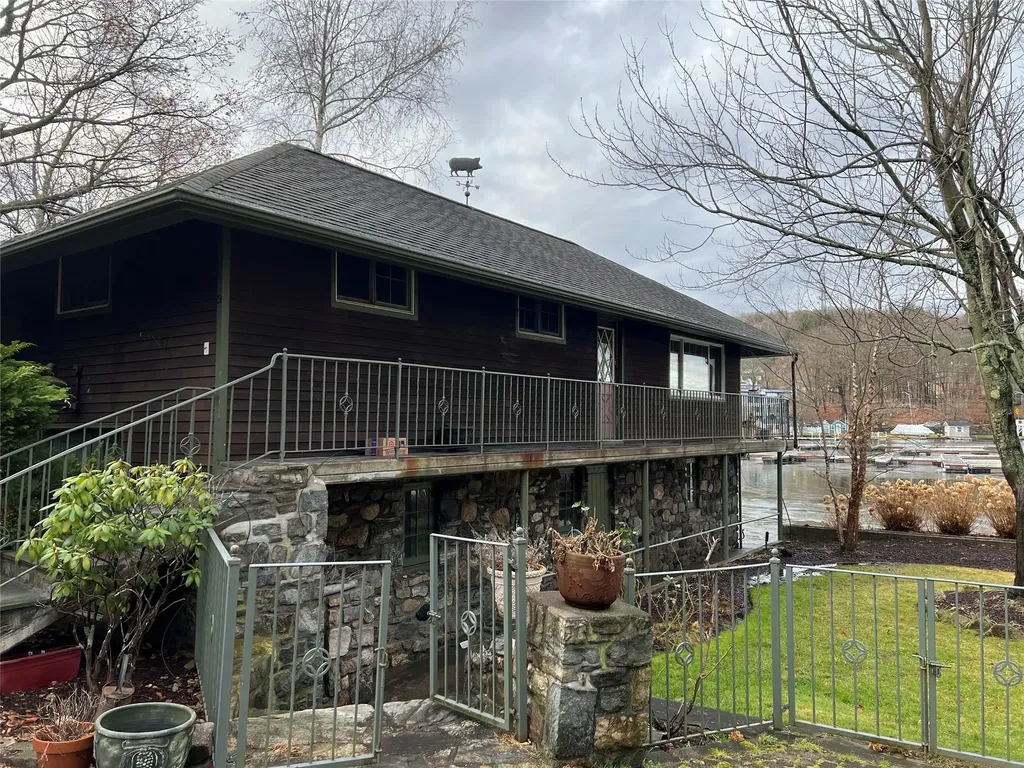 9 Tamarack Road Mahopac NY 10541