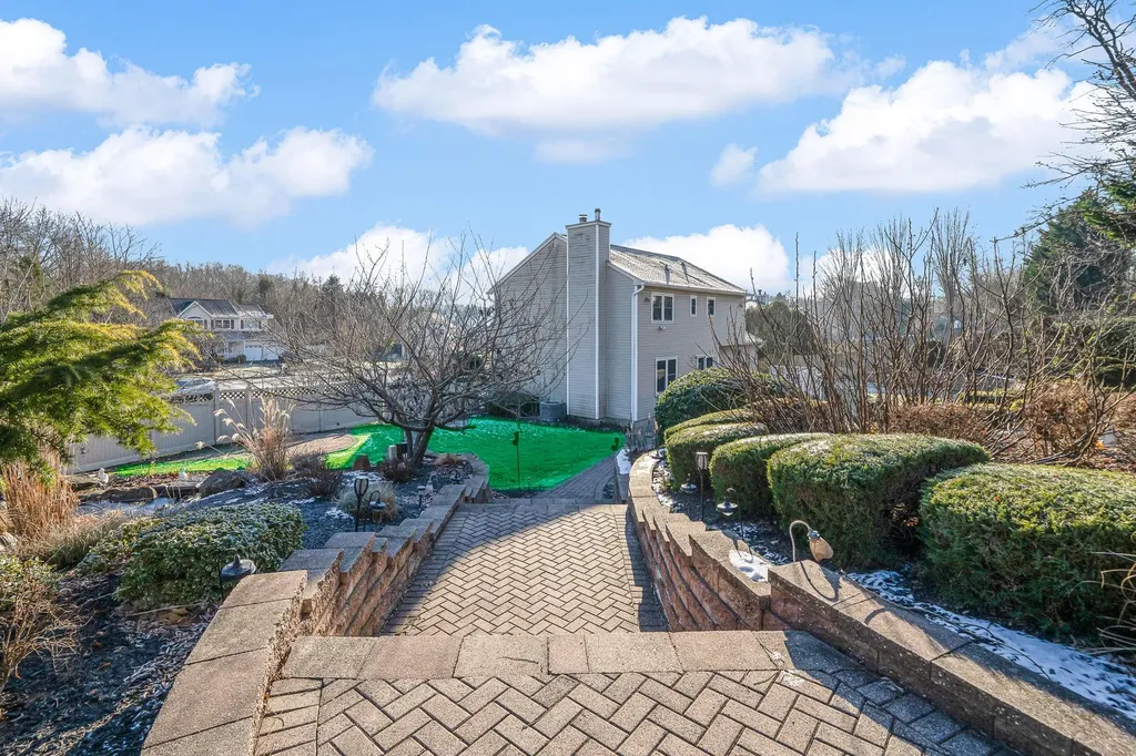 24 Model Court Rocky Point NY 11778