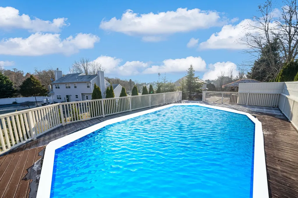 24 Model Court Rocky Point NY 11778