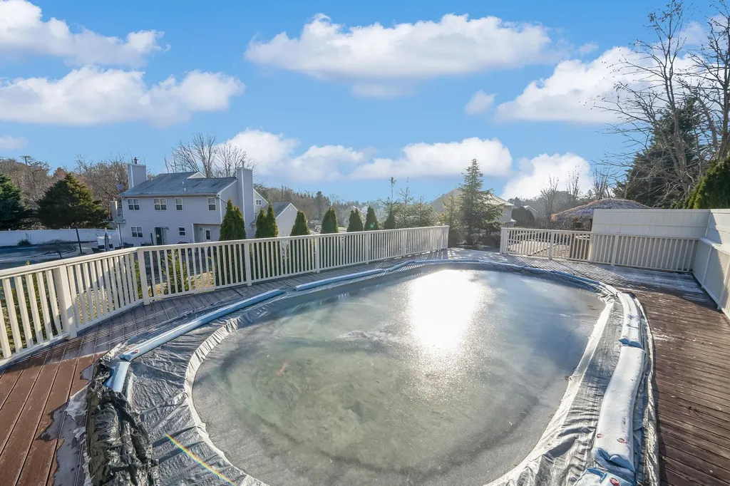 24 Model Court Rocky Point NY 11778