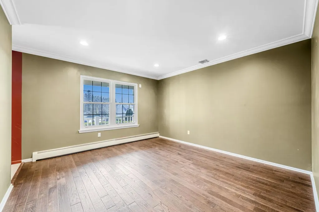 24 Model Court Rocky Point NY 11778