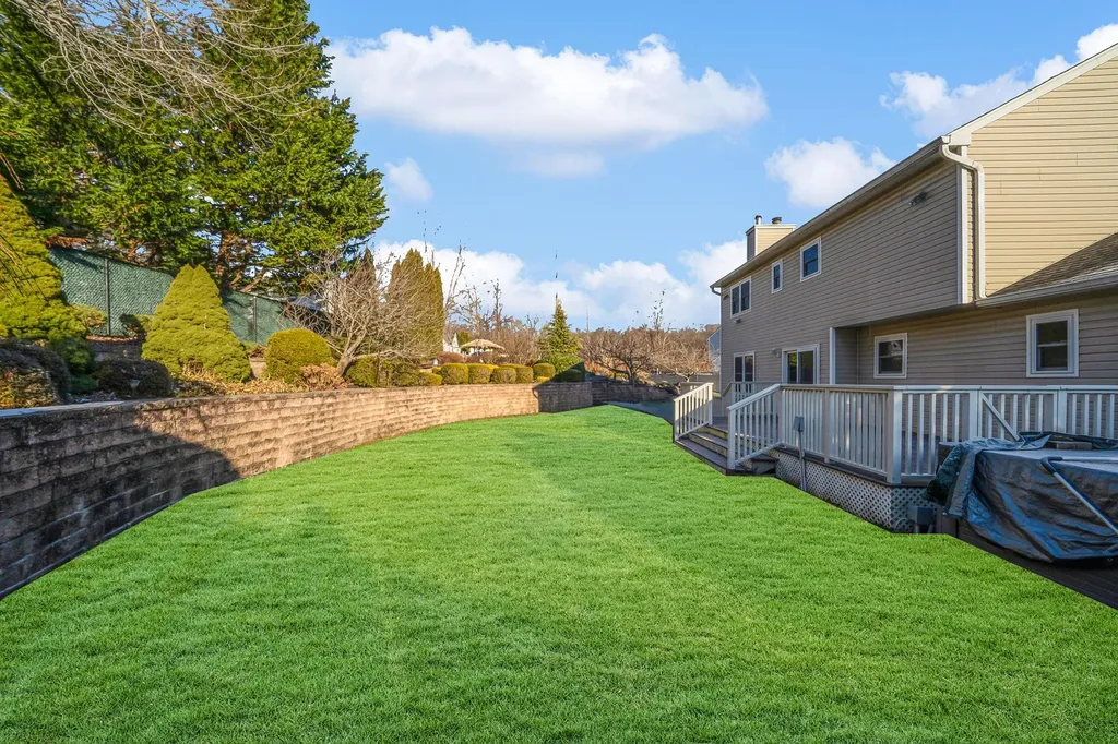24 Model Court Rocky Point NY 11778
