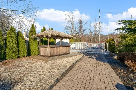 24 Model Court Rocky Point NY 11778