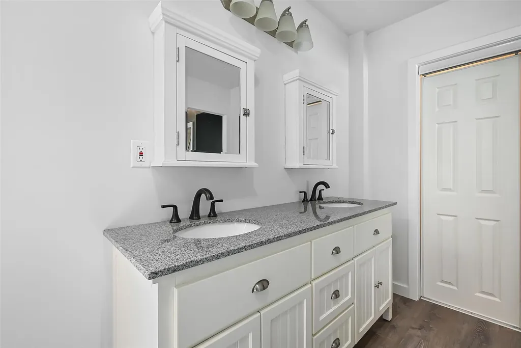 21 Clarks Lane Milton NY 12547