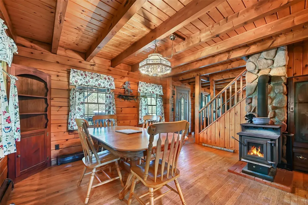 21 Clarks Lane Milton NY 12547